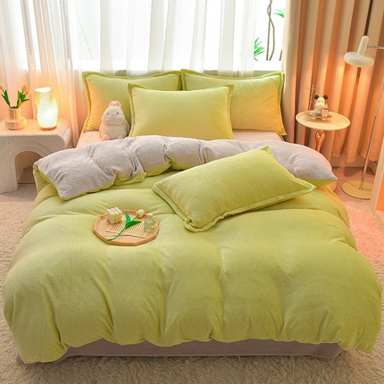 91家纺网 家纺一手货源 找家纺 简爱2025新款纯色双拼牛奶绒四件套被套（跑量款）直播 橄榄绿灰