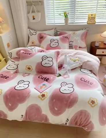 91家纺网 家纺一手货源 找家纺 沐慕 2024新款牛奶绒加厚保暖卡通印花四件套 爱心粉兔