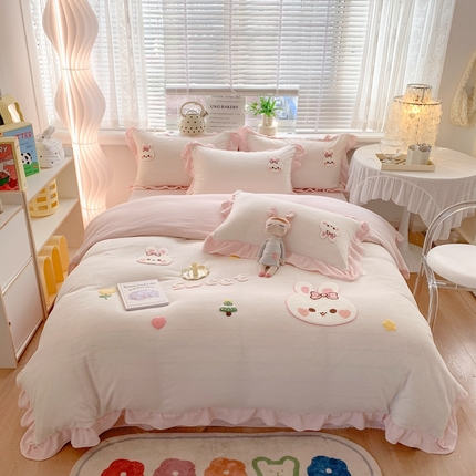 91家纺网 家纺一手货源 找家纺 （总）芯贝儿 2024款小清新牛奶绒毛巾绣四件套--汇总