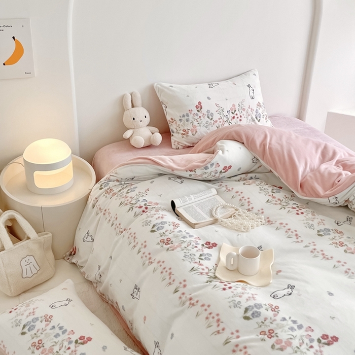 91家纺网 家纺一手货源 找家纺 潘朵拉 2023新款秋冬ins韩系牛奶绒印花四件套 罗密花尽