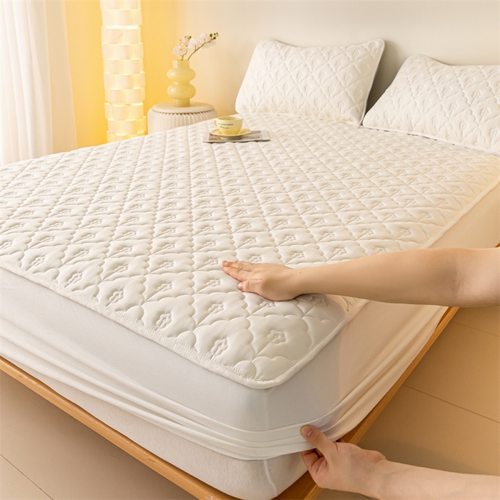 91家纺网 家纺一手货源 找家纺 慕色家纺 2023新款防水大豆夹棉床笠 向阳花-奶昔白