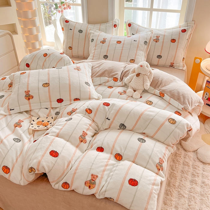 91家纺网 家纺一手货源 找家纺 妖妖家纺 2023新款牛奶绒四件套 南瓜熊