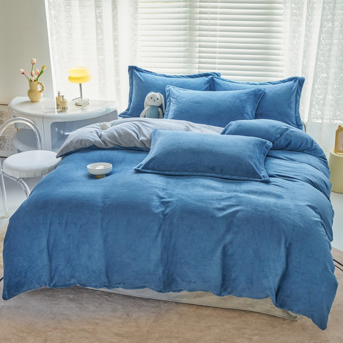 91家纺网 家纺一手货源 找家纺 慕晨纯色牛奶绒法莱绒拼色三四件套单被套 宾利蓝+浅灰