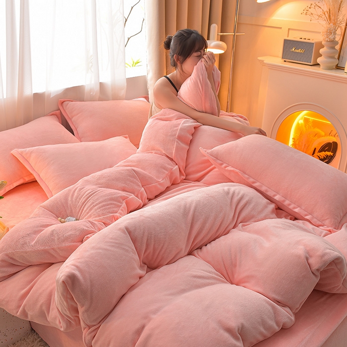 91家纺网 家纺一手货源 找家纺 简爱2025新款纯色双拼牛奶绒四件套被套（跑量款）直播 樱花粉