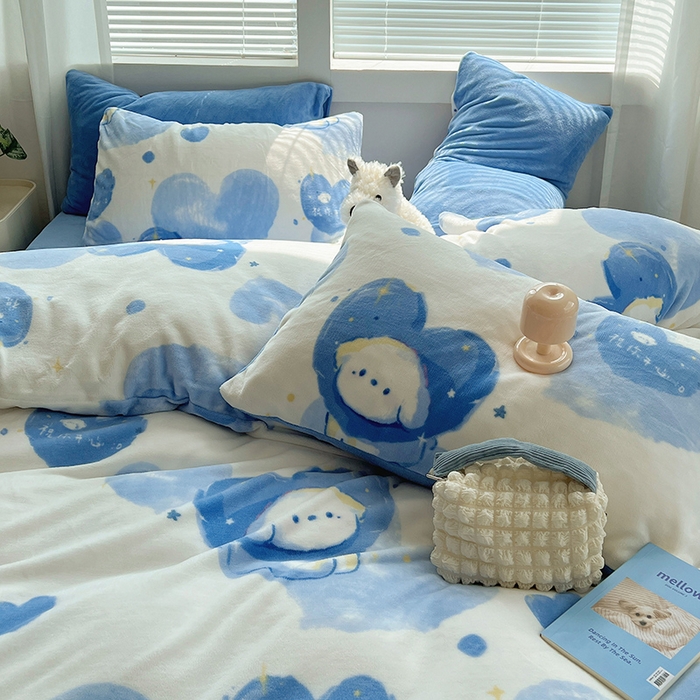 91家纺网 家纺一手货源 找家纺 三朵家纺 2023年牛奶绒小清新系列四件套 爱心小狗