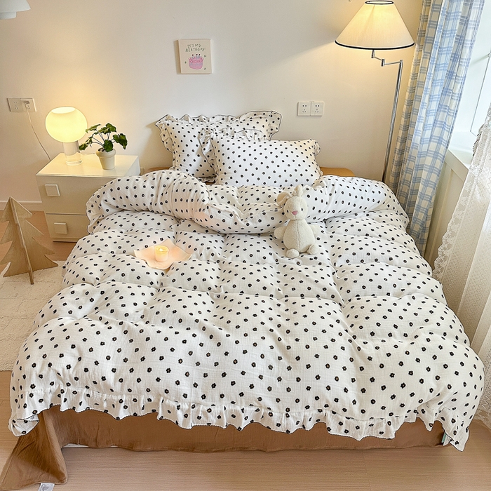 91家纺网 家纺一手货源 找家纺 淑女公社 2024新款A类水洗棉皱皱纱花边款四件套 小花朵