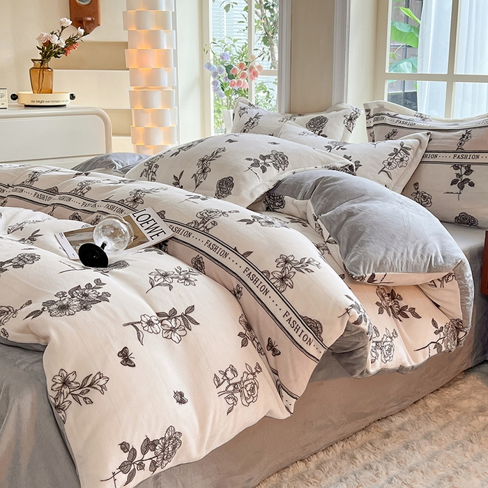 91家纺网 家纺一手货源 找家纺 妖妖家纺 2023新款牛奶绒四件套 罗意花礼