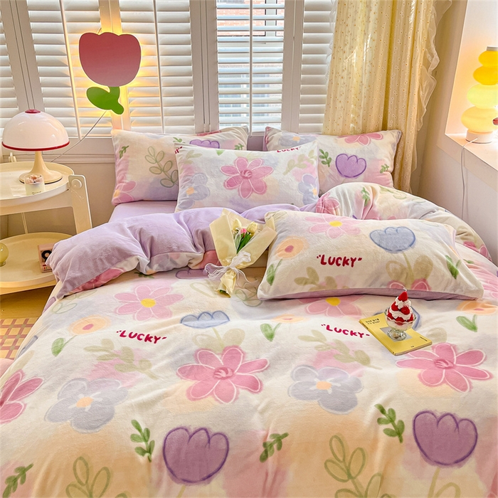 91家纺网 家纺一手货源 找家纺 古吉梦 2023新增牛奶绒印花（跑量款） 花伴侣-紫