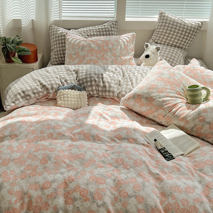 91家纺网 家纺一手货源 找家纺 三朵家纺 2023年牛奶绒小清新系列四件套 满园花香