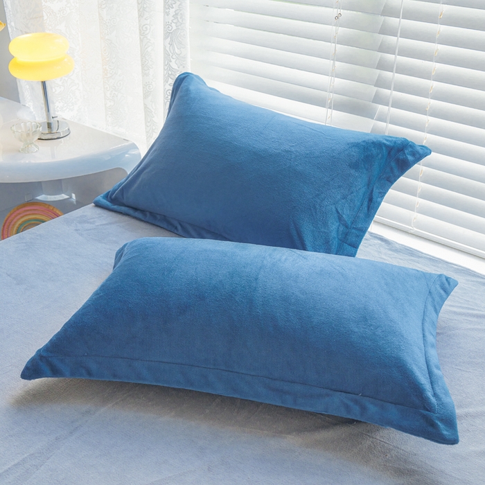 91家纺网 家纺一手货源 找家纺 慕晨纯色牛奶绒法莱绒拼色三四件套单被套 宾利蓝+浅灰