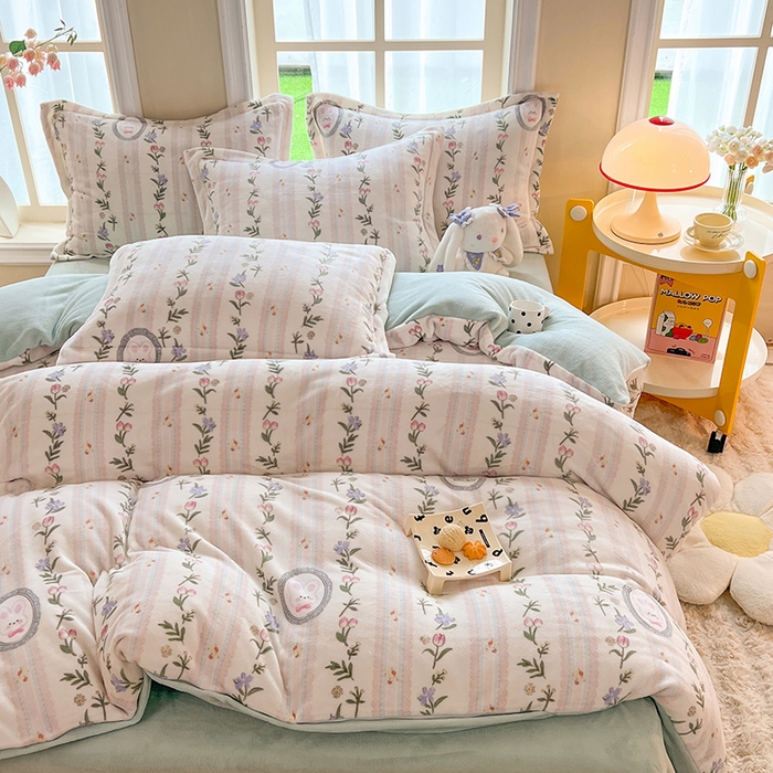 91家纺网 家纺一手货源 找家纺 妖妖家纺 2023新款牛奶绒四件套 戴佳