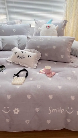 91家纺网 家纺一手货源 找家纺 顾里家纺 2023新款ins少女保暖牛奶绒四件套第二批 笑脸爱心