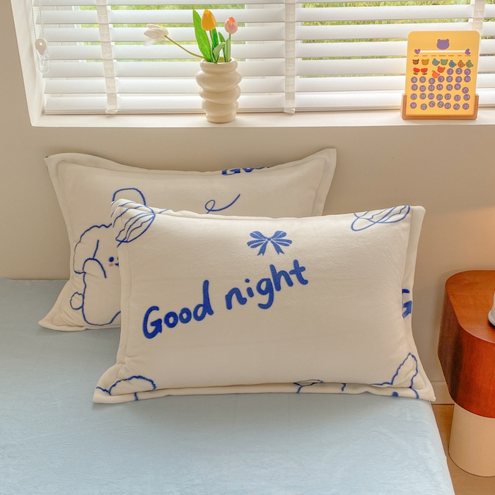 91家纺网 家纺一手货源 找家纺 沐慕 2024新款牛奶绒加厚保暖卡通印花四件套 星球狗