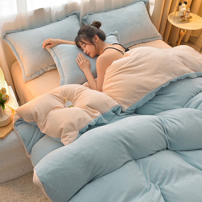 91家纺网 家纺一手货源 找家纺 简爱2025新款纯色双拼牛奶绒四件套被套（跑量款）直播 天蓝奶油