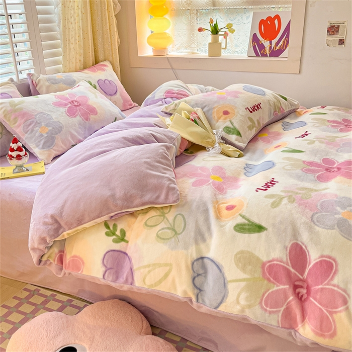 91家纺网 家纺一手货源 找家纺 古吉梦 2023新增牛奶绒印花（跑量款） 花伴侣-紫