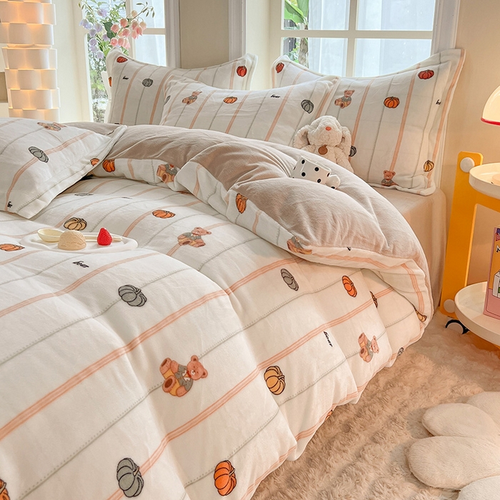 91家纺网 家纺一手货源 找家纺 妖妖家纺 2023新款牛奶绒四件套 南瓜熊