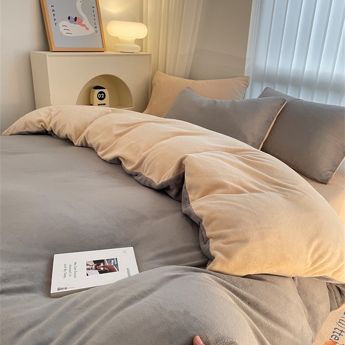 91家纺网 家纺一手货源 找家纺 古吉梦 2023新款牛奶绒纯色双拼（跑量款）四件套 经典灰+香槟