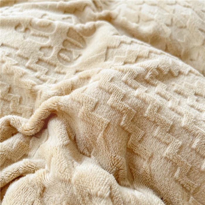 91家纺网 家纺一手货源 找家纺 古吉梦 2023新款雕花绒四件套-简爱 棕咖+香草灰