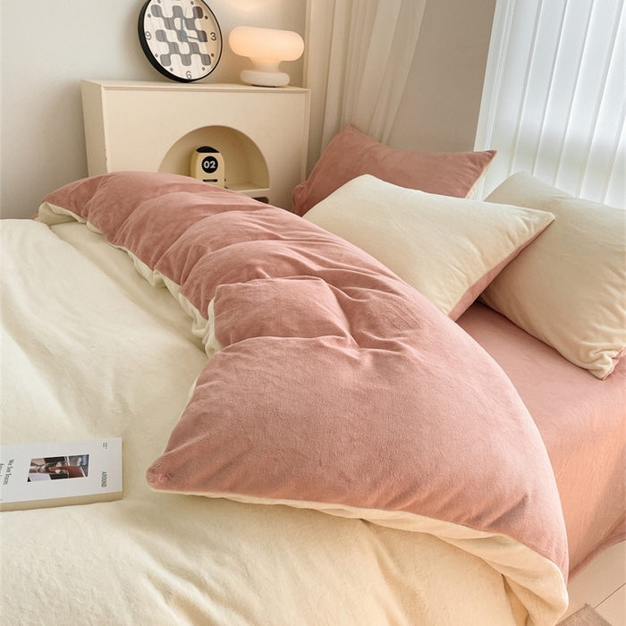 91家纺网 家纺一手货源 找家纺 古吉梦 2023新款牛奶绒纯色双拼（跑量款）四件套 奶芋色+可可粉