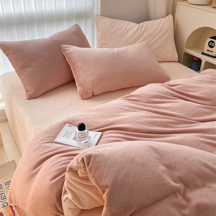 91家纺网 家纺一手货源 找家纺 古吉梦 2023新款牛奶绒纯色双拼（跑量款）四件套 可可粉+香蕉玉