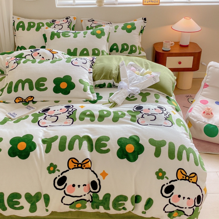 91家纺网 家纺一手货源 找家纺 沐慕 2024新款牛奶绒加厚保暖卡通印花四件套 字母萌宠