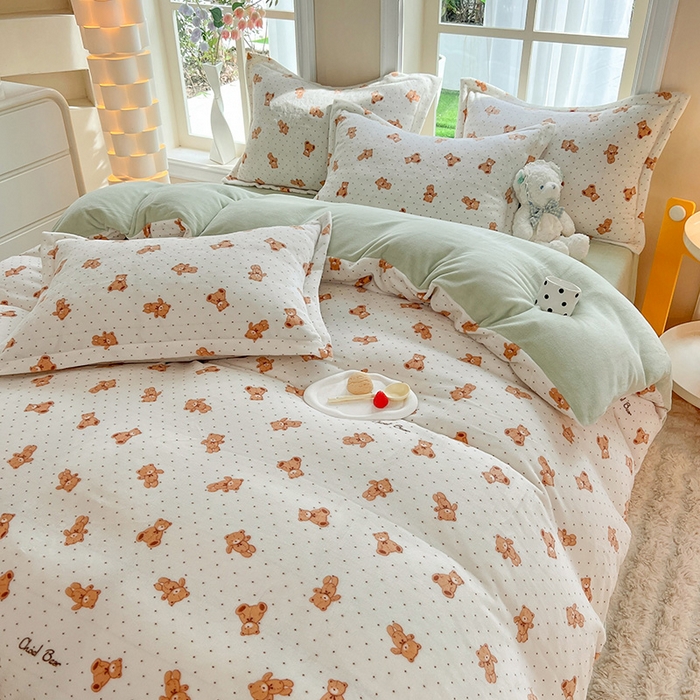 91家纺网 家纺一手货源 找家纺 妖妖家纺 2023新款牛奶绒四件套 呆萌熊