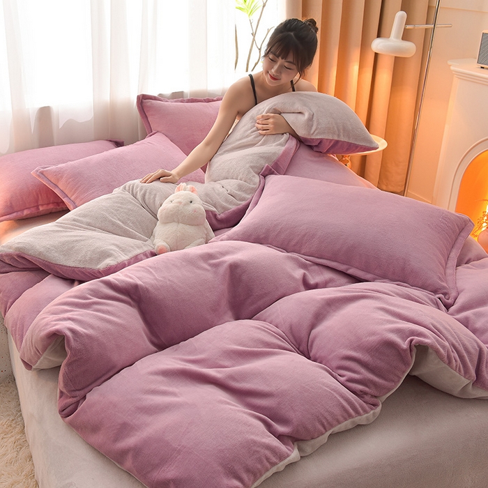 91家纺网 家纺一手货源 找家纺 简爱2025新款纯色双拼牛奶绒四件套被套（跑量款）直播 优雅紫灰