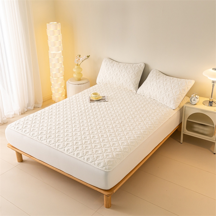 91家纺网 家纺一手货源 找家纺 慕色家纺 2023新款防水大豆夹棉床笠 向阳花-奶昔白