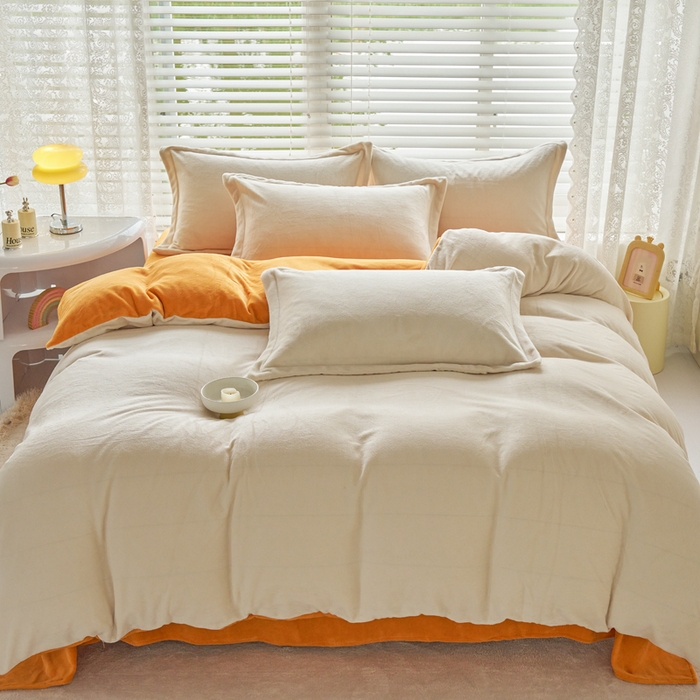 91家纺网 家纺一手货源 找家纺 慕晨纯色牛奶绒法莱绒拼色三四件套单被套 奶白+爱玛橙