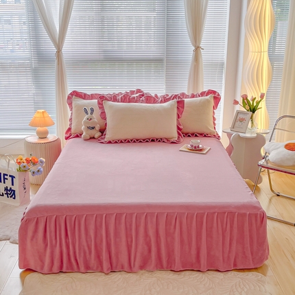 91家纺网 家纺一手货源 找家纺 （总）十里居 2023新款纯色韩版花边牛奶绒单床裙三件套