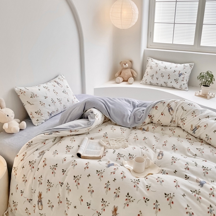 91家纺网 家纺一手货源 找家纺 潘朵拉 2023新款秋冬ins韩系牛奶绒印花四件套 枝叶小兔