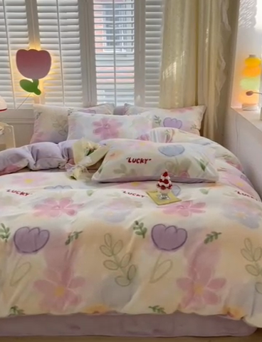 91家纺网 家纺一手货源 找家纺 古吉梦 2023新增牛奶绒印花（跑量款） 花伴侣-紫