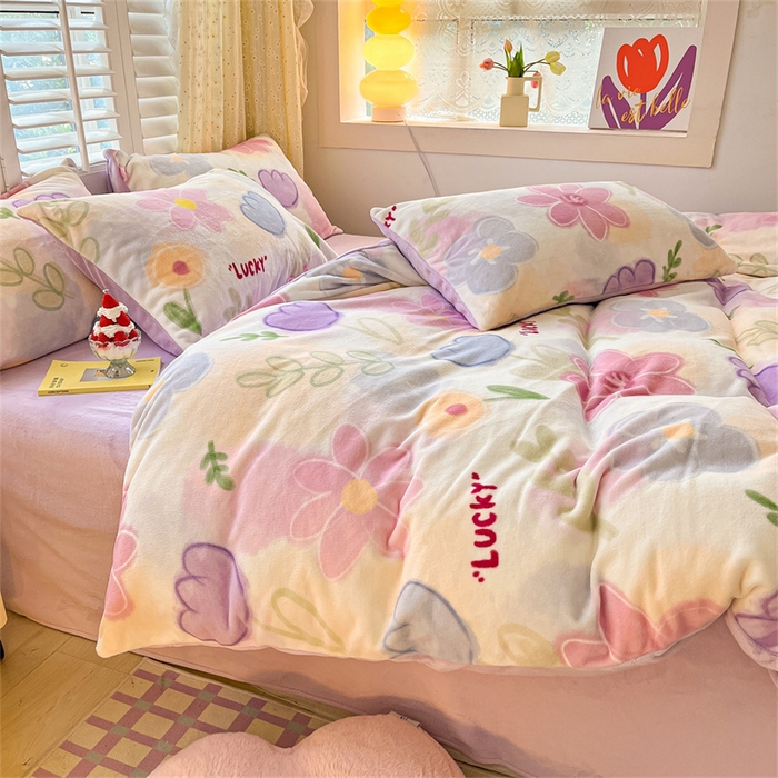 91家纺网 家纺一手货源 找家纺 古吉梦 2023新增牛奶绒印花（跑量款） 花伴侣-紫