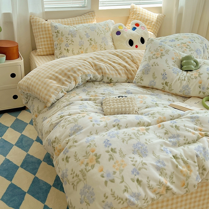 91家纺网 家纺一手货源 找家纺 三朵家纺 2023年牛奶绒小清新系列四件套 漫步花丛