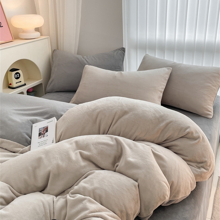 91家纺网 家纺一手货源 找家纺 古吉梦 2023新款牛奶绒纯色双拼（跑量款）四件套 香草灰+经典灰