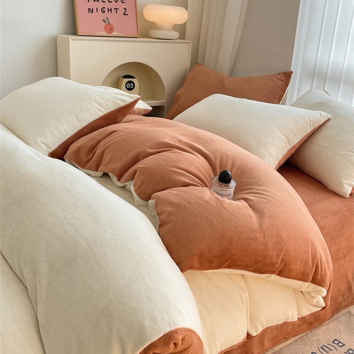 91家纺网 家纺一手货源 找家纺 古吉梦 2023新款牛奶绒纯色双拼（跑量款）四件套 奶芋色+亚麻驼