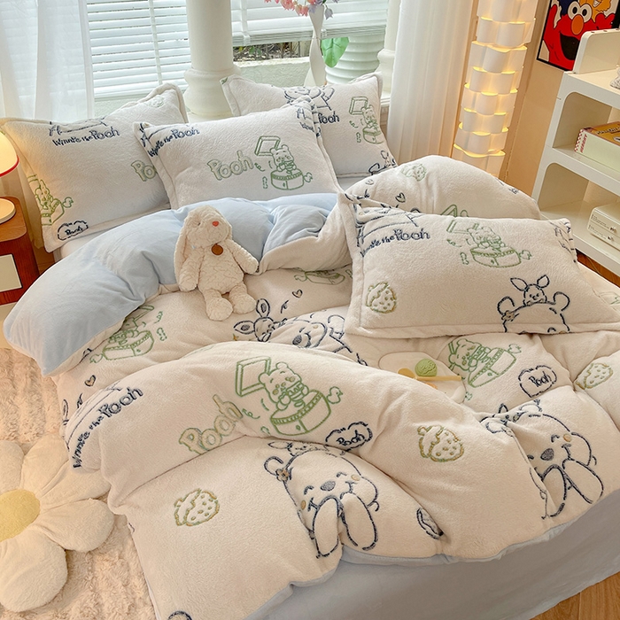 91家纺网 家纺一手货源 找家纺 妖妖家纺 2023新款妖妖雪花绒单品三四件套 开心维尼