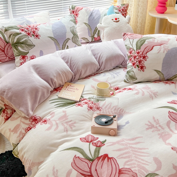 91家纺网 家纺一手货源 找家纺 顾里家纺 2023新款ins少女保暖牛奶绒四件套第二批 彼岸花