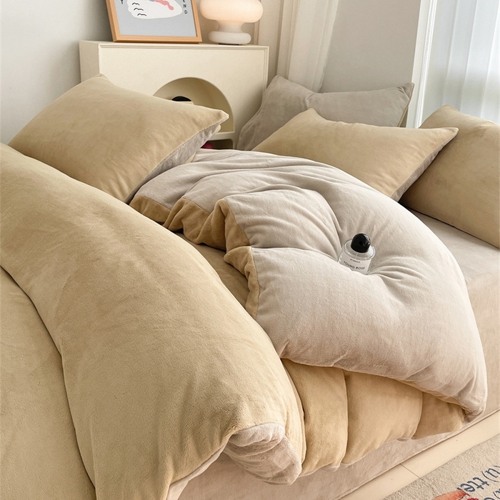 91家纺网 家纺一手货源 找家纺 古吉梦 2023新款牛奶绒纯色双拼（跑量款）四件套 杏仁+香草灰