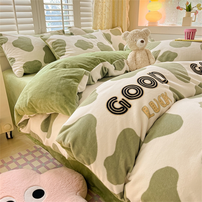 91家纺网 家纺一手货源 找家纺 古吉梦 2023新增牛奶绒印花（跑量款） 斑驳-绿