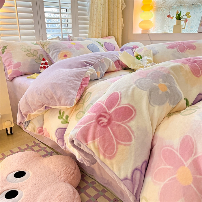 91家纺网 家纺一手货源 找家纺 古吉梦 2023新增牛奶绒印花（跑量款） 花伴侣-紫