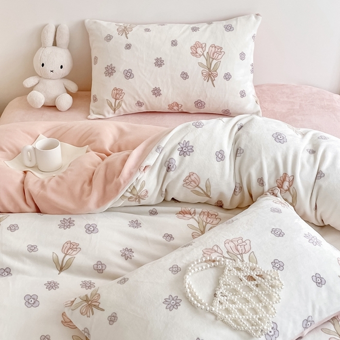 91家纺网 家纺一手货源 找家纺 潘朵拉 2023新款秋冬ins韩系牛奶绒印花四件套 绮罗