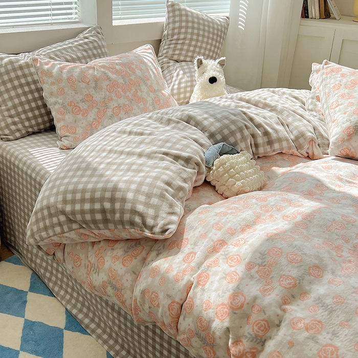 91家纺网 家纺一手货源 找家纺 三朵家纺 2023年牛奶绒小清新系列四件套 满园花香