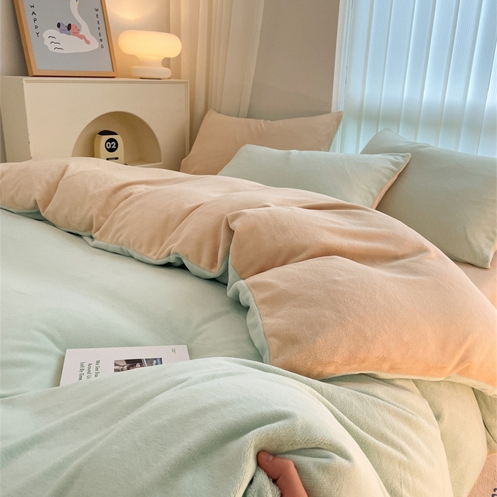 91家纺网 家纺一手货源 找家纺 古吉梦 2023新款牛奶绒纯色双拼（跑量款）四件套 清澈蓝+香槟