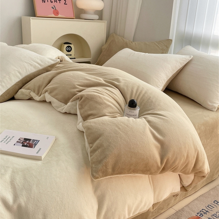 91家纺网 家纺一手货源 找家纺 古吉梦 2023新款牛奶绒纯色双拼（跑量款）四件套 奶芋色+杏仁