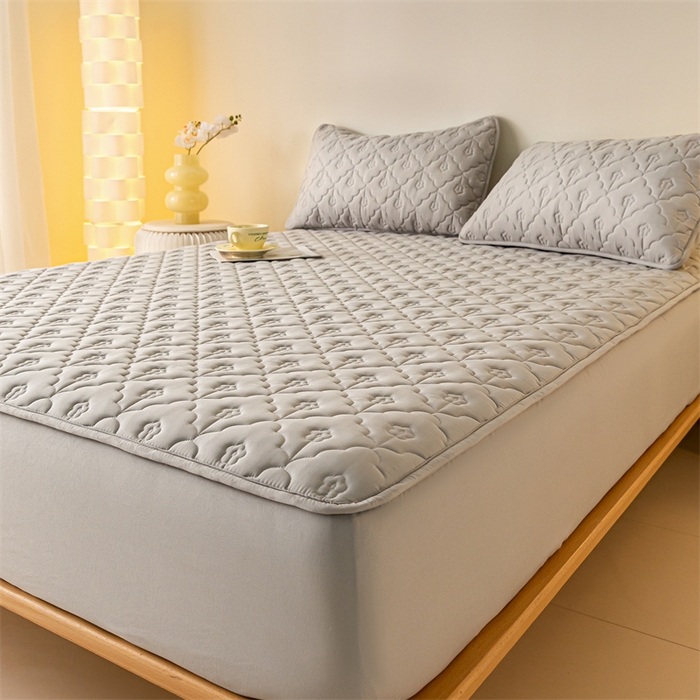 91家纺网 家纺一手货源 找家纺 慕色家纺 2023新款防水大豆夹棉床笠 向阳花-浅灰