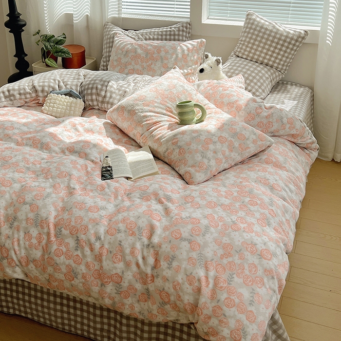 91家纺网 家纺一手货源 找家纺 三朵家纺 2023年牛奶绒小清新系列四件套 满园花香