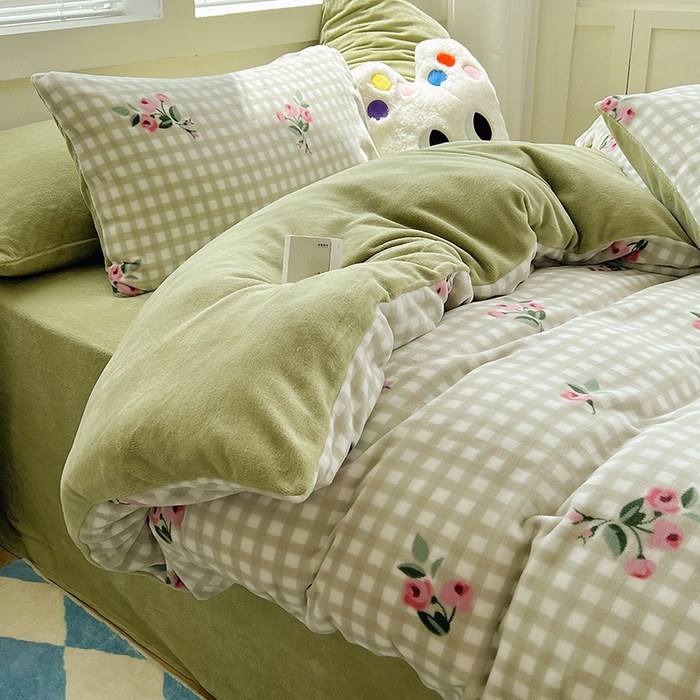 91家纺网 家纺一手货源 找家纺 三朵家纺 2023年牛奶绒小清新系列四件套 漫漫花季