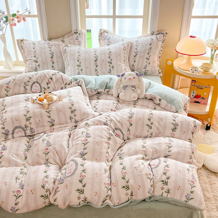 91家纺网 家纺一手货源 找家纺 妖妖家纺 2023新款牛奶绒四件套 戴佳