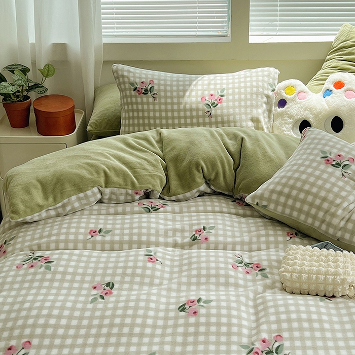 91家纺网 家纺一手货源 找家纺 三朵家纺 2023年牛奶绒小清新系列四件套 漫漫花季